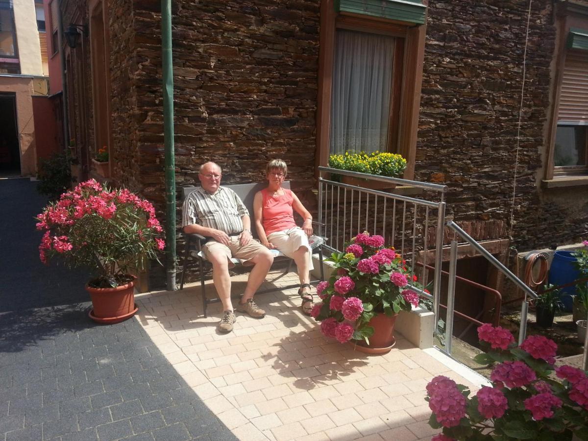 Weinstube Pension Moselbluemchen Zeltingen-Rachtig Exteriör bild