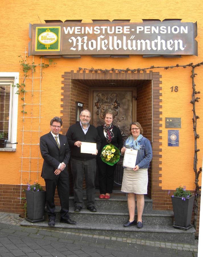 Weinstube Pension Moselbluemchen Zeltingen-Rachtig Exteriör bild